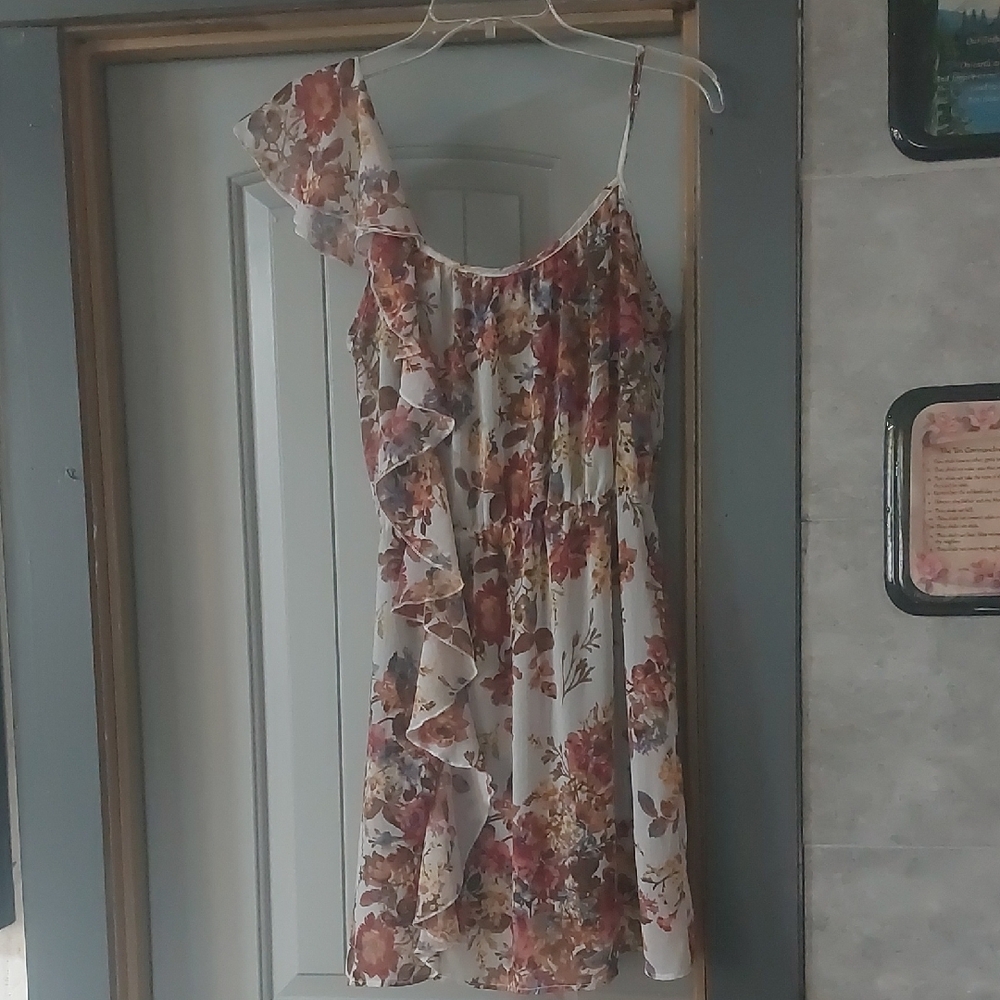 Elegant Floral Ruffle Dress